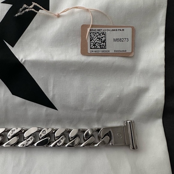 Louis Vuitton Chain Links Bracelet - Picture 2 of 8